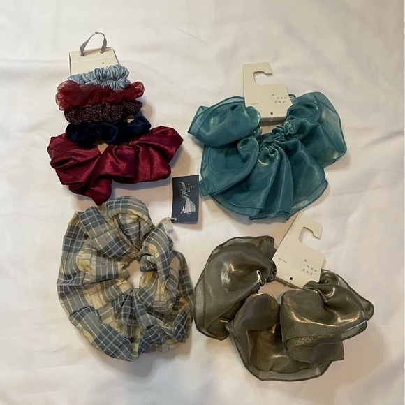 a new day Accessories - NWT A New Day hair scrunches set of four.
